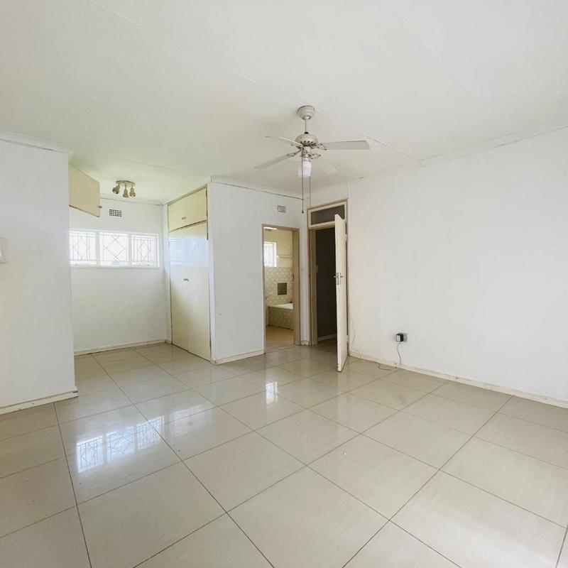 7 Bedroom Property for Sale in Golf View North West